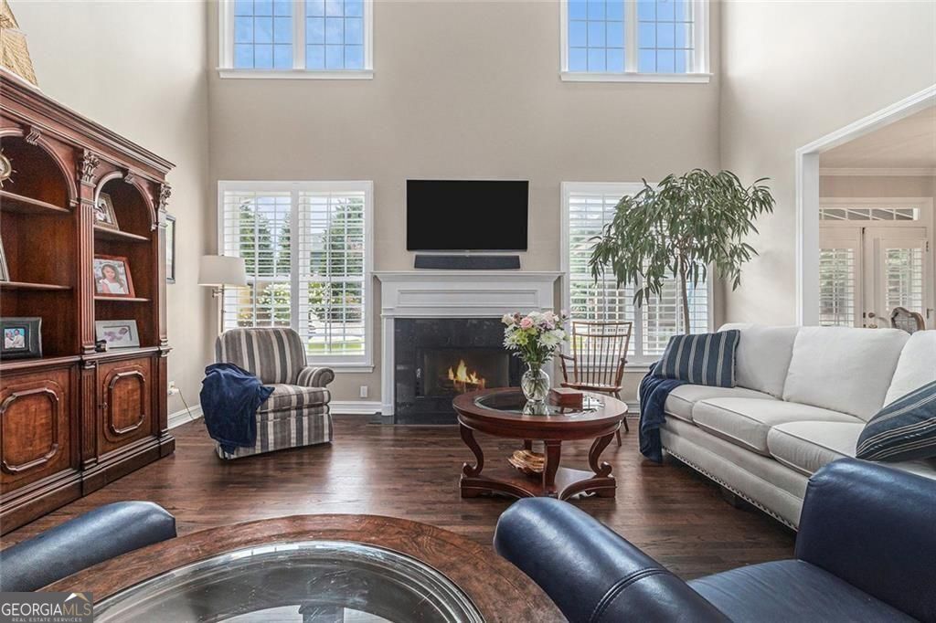 Roswell, Georgia, 30075, United States, 6 Bedrooms Bedrooms, ,5 BathroomsBathrooms,Residential,For Sale,1894243