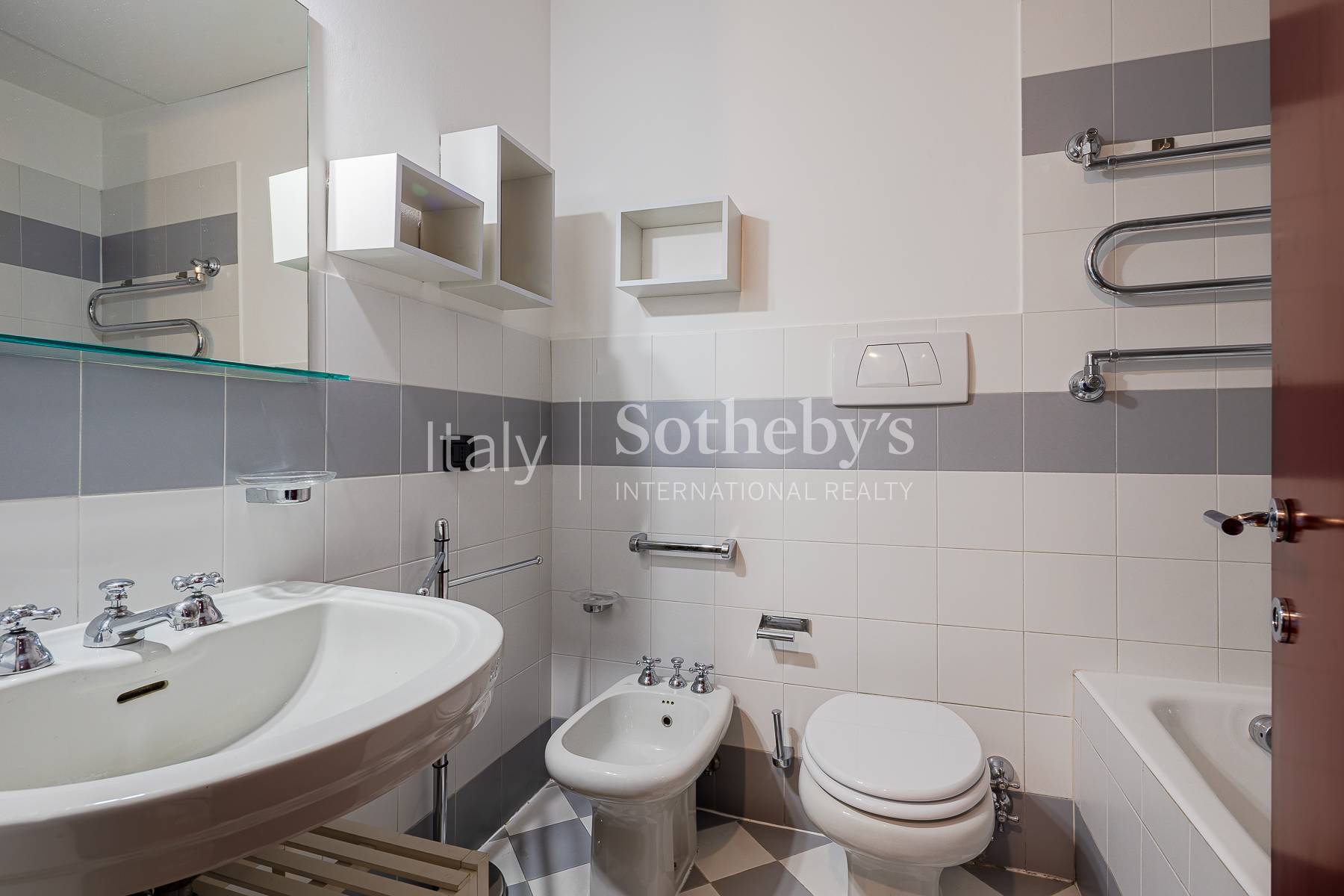  Elegant pied-à-terre just steps from the Duomo - 物件實景