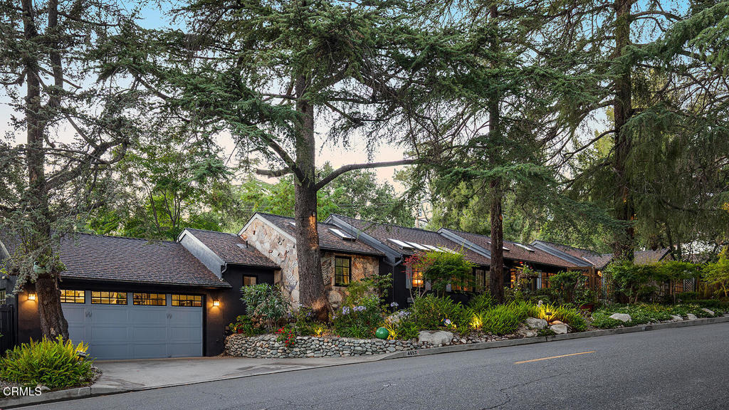 La Canada Flintridge, California, 91011, United States, 4 Bedrooms Bedrooms, ,3 BathroomsBathrooms,Residential,For Sale,1885342
