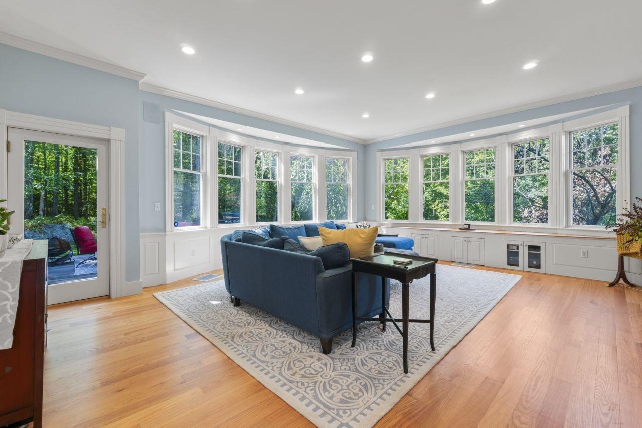 Barrington, New Hampshire, 03825, United States, 4 Bedrooms Bedrooms, ,3 BathroomsBathrooms,Residential,For Sale,1984390