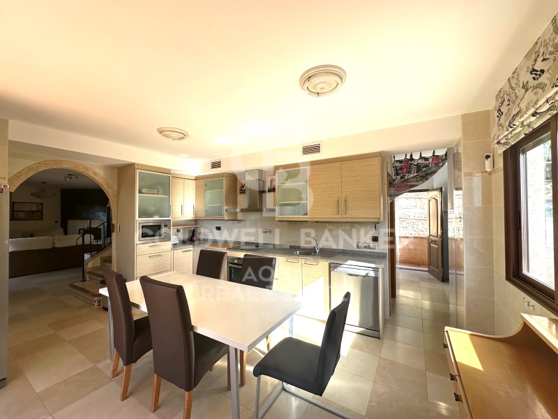 Alicante, Altea, Altea Pueblo Alicante, Altea, Alt, Altea, Comunidad Valenciana, ES, 4 Bedrooms Bedrooms, ,4 BathroomsBathrooms,Residential,For Sale,Alicante, Altea, Altea Pueblo Alicante, Altea, Alt,1675140