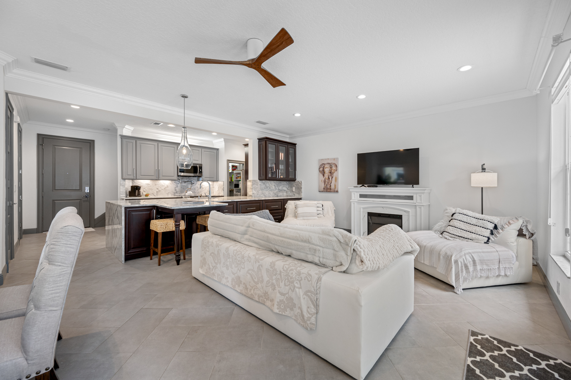 St Petersburg, Florida, 33701, United States, 3 Bedrooms Bedrooms, ,3 BathroomsBathrooms,Residential,For Sale,1979371