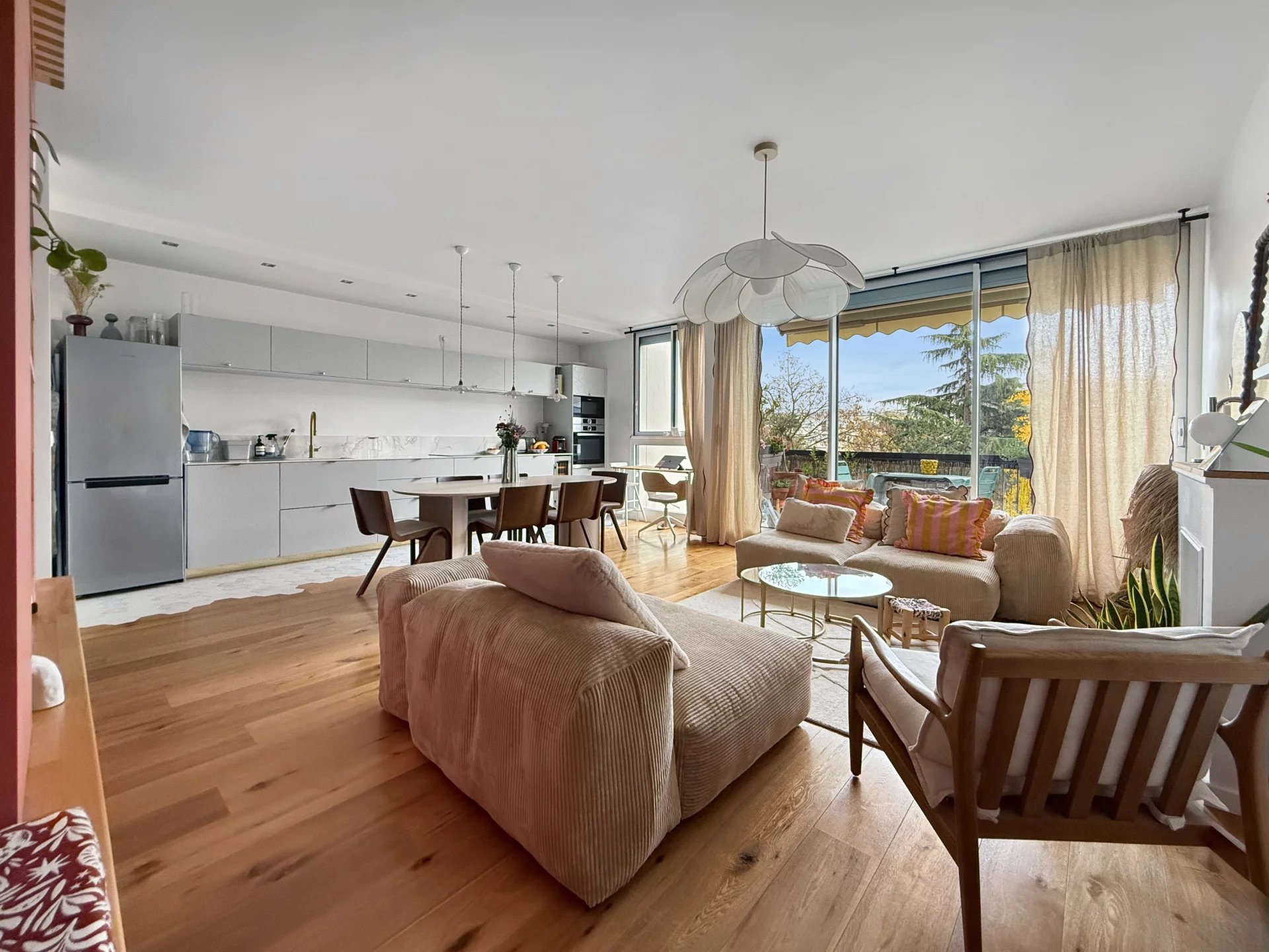 Suresnes, Île-de-France, 92150, FR, 3 Bedrooms Bedrooms, ,3 BathroomsBathrooms,Residential,For Sale,1991868