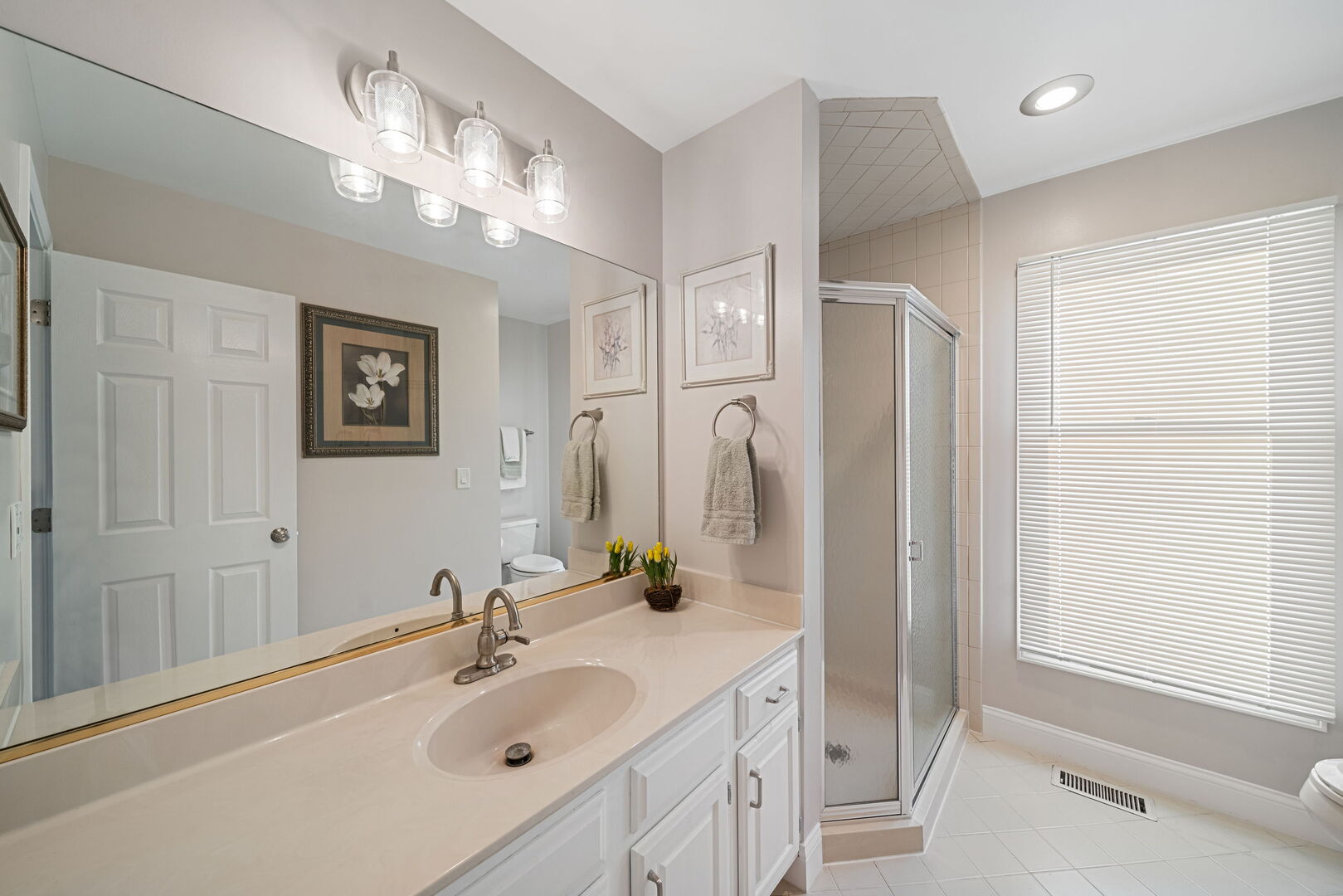 Palatine, Illinois, 60074, United States, 3 Bedrooms Bedrooms, ,3 BathroomsBathrooms,Residential,For Sale,1988286