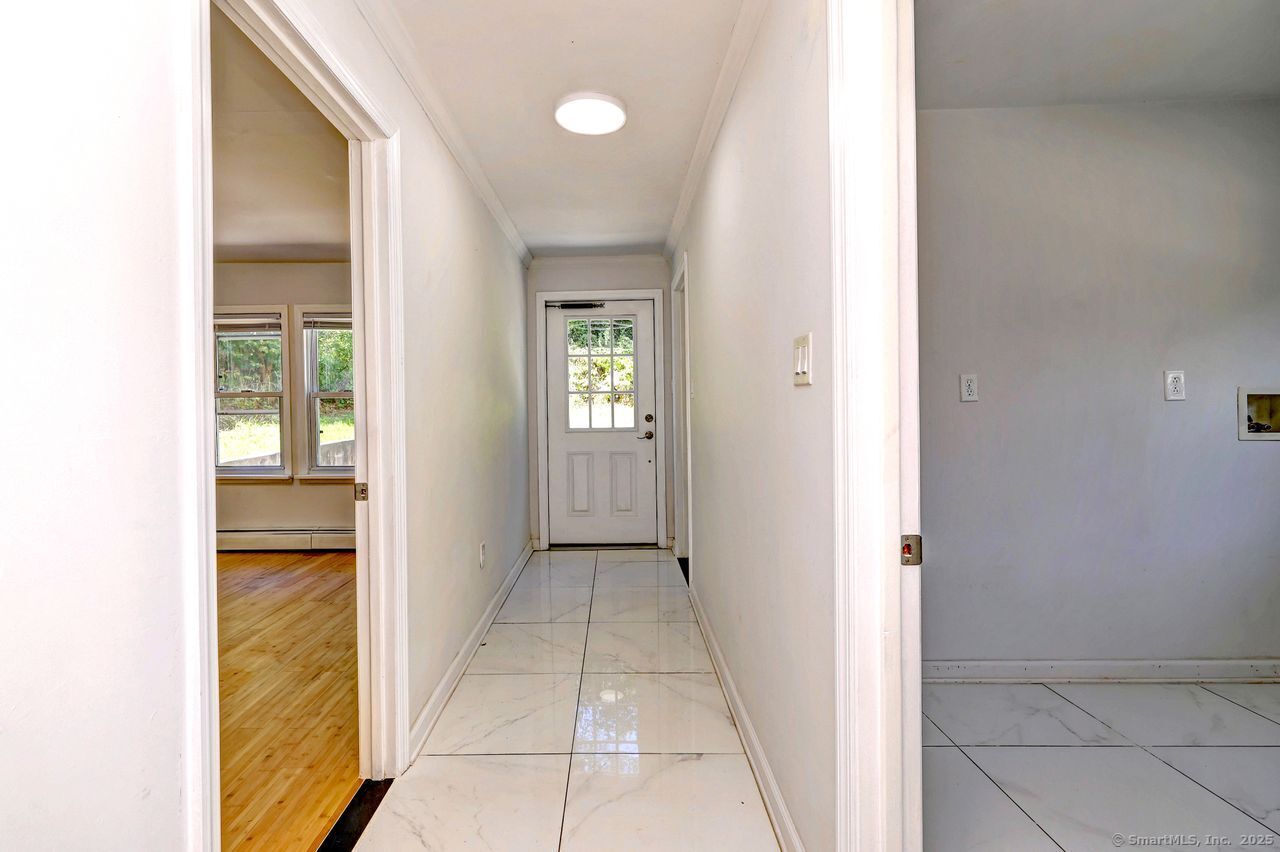 Milford, Connecticut, 06461, United States, 5 Bedrooms Bedrooms, ,2 BathroomsBathrooms,Residential,For Sale,1949907