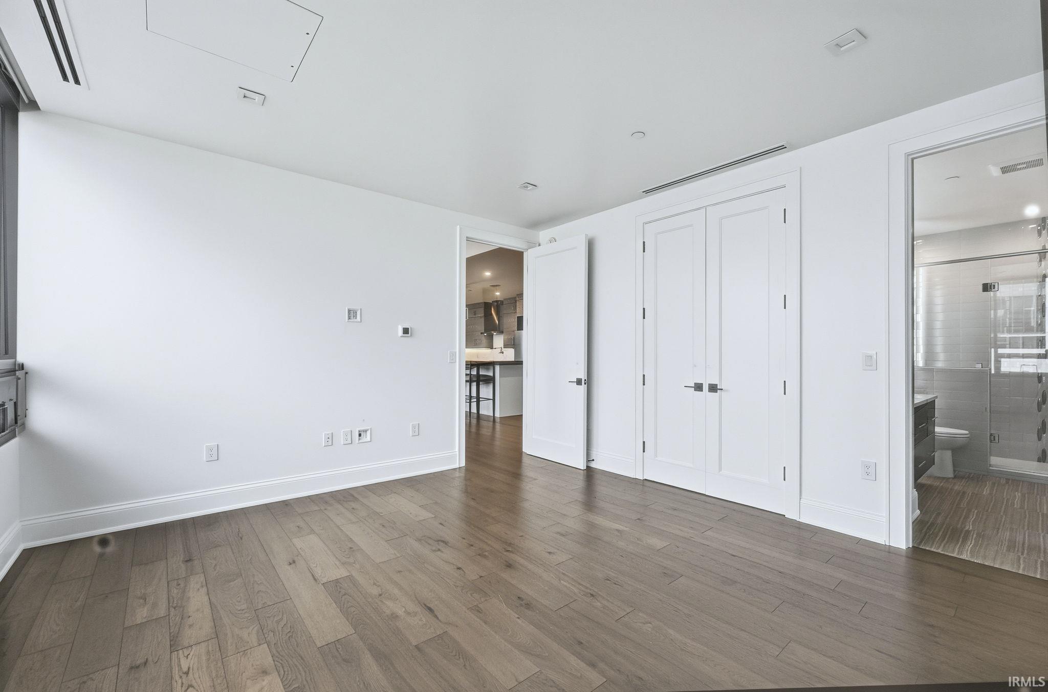 Fort Wayne, Indiana, 46802, United States, 2 Bedrooms Bedrooms, ,3 BathroomsBathrooms,Residential,For Sale,1987044