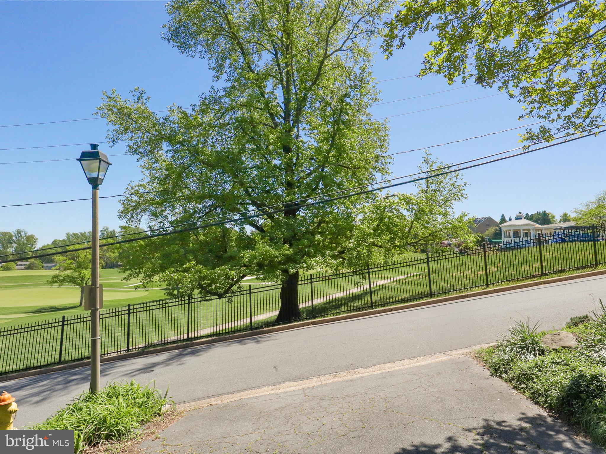 Arlington, Virginia, 22207, United States, 4 Bedrooms Bedrooms, ,4 BathroomsBathrooms,Residential,For Sale,1792386
