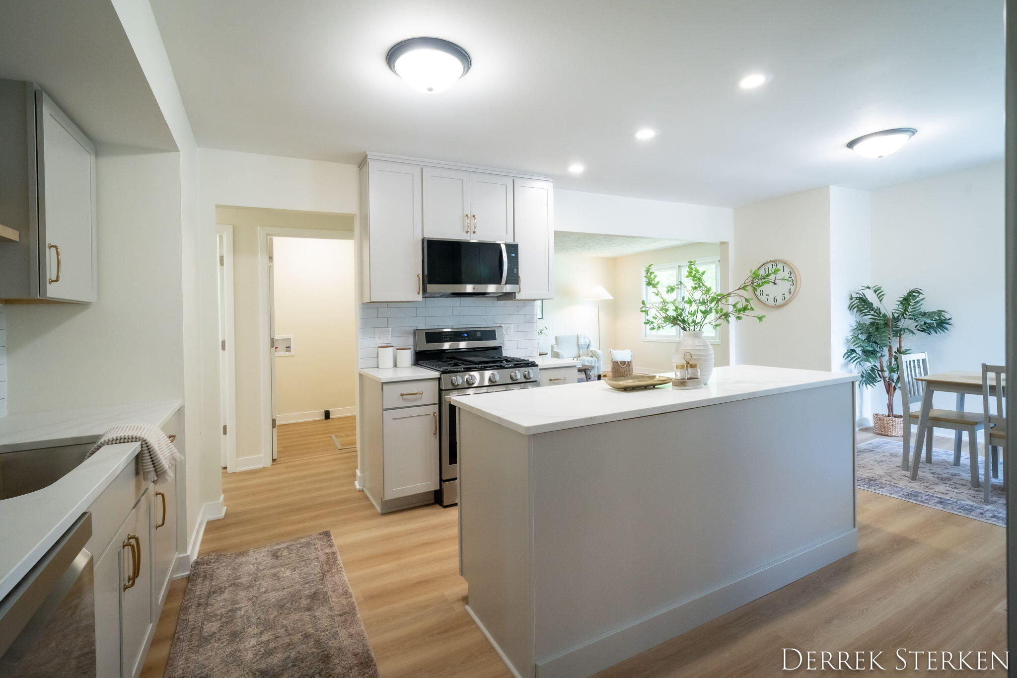 Saugatuck, Michigan, 49453, United States, 3 Bedrooms Bedrooms, ,2 BathroomsBathrooms,Residential,For Sale,1970300