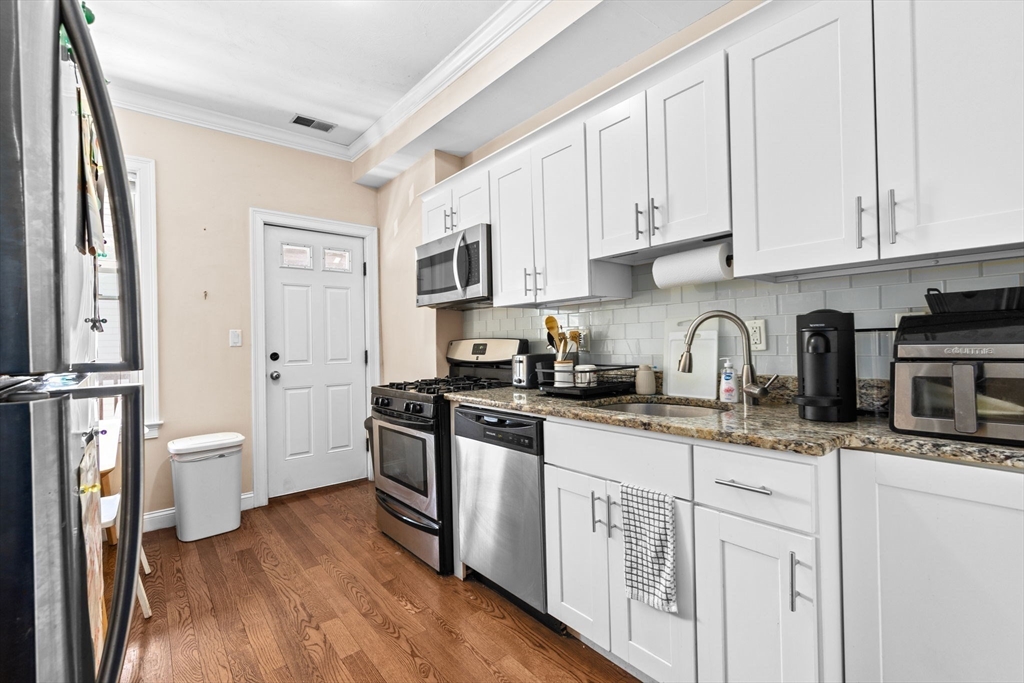 Boston, Massachusetts, 02121, United States, 11 Bedrooms Bedrooms, ,3 BathroomsBathrooms,Residential,For Sale,1998494