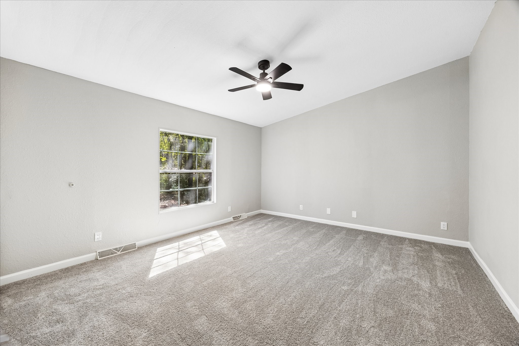  12228 Thornwood Drive - 物件實景