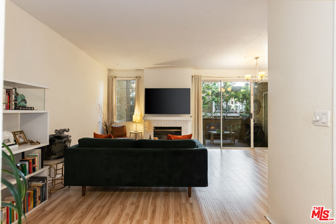 Playa Del Rey, California, 90293, United States, 1 Bedroom Bedrooms, ,1 BathroomBathrooms,Residential,For Sale,1940076