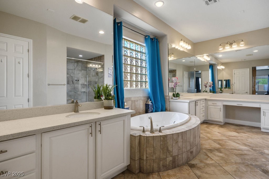 Henderson, Nevada, 89044, United States, 5 Bedrooms Bedrooms, ,5 BathroomsBathrooms,Residential,For Sale,2003253