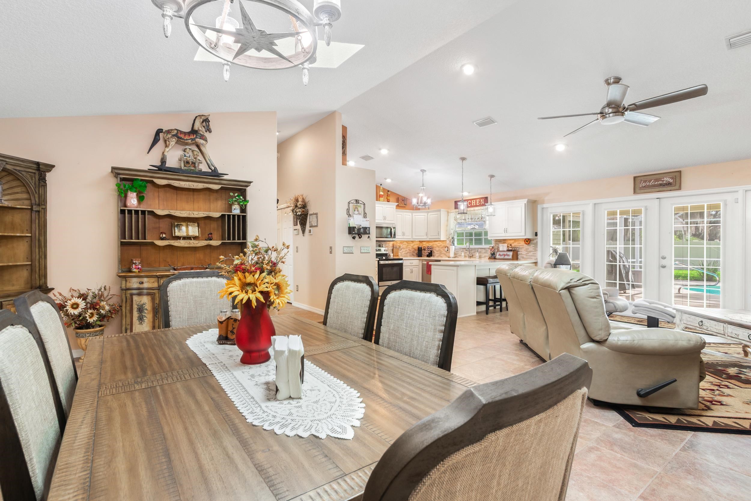 East Palatka, Florida, 32131, United States, 3 Bedrooms Bedrooms, ,2 BathroomsBathrooms,Residential,For Sale,1983358