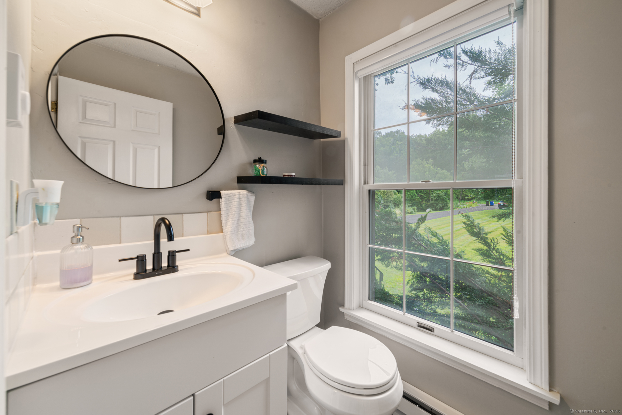 Woodbury, Connecticut, 06798, United States, 4 Bedrooms Bedrooms, ,3 BathroomsBathrooms,Residential,For Sale,1998310