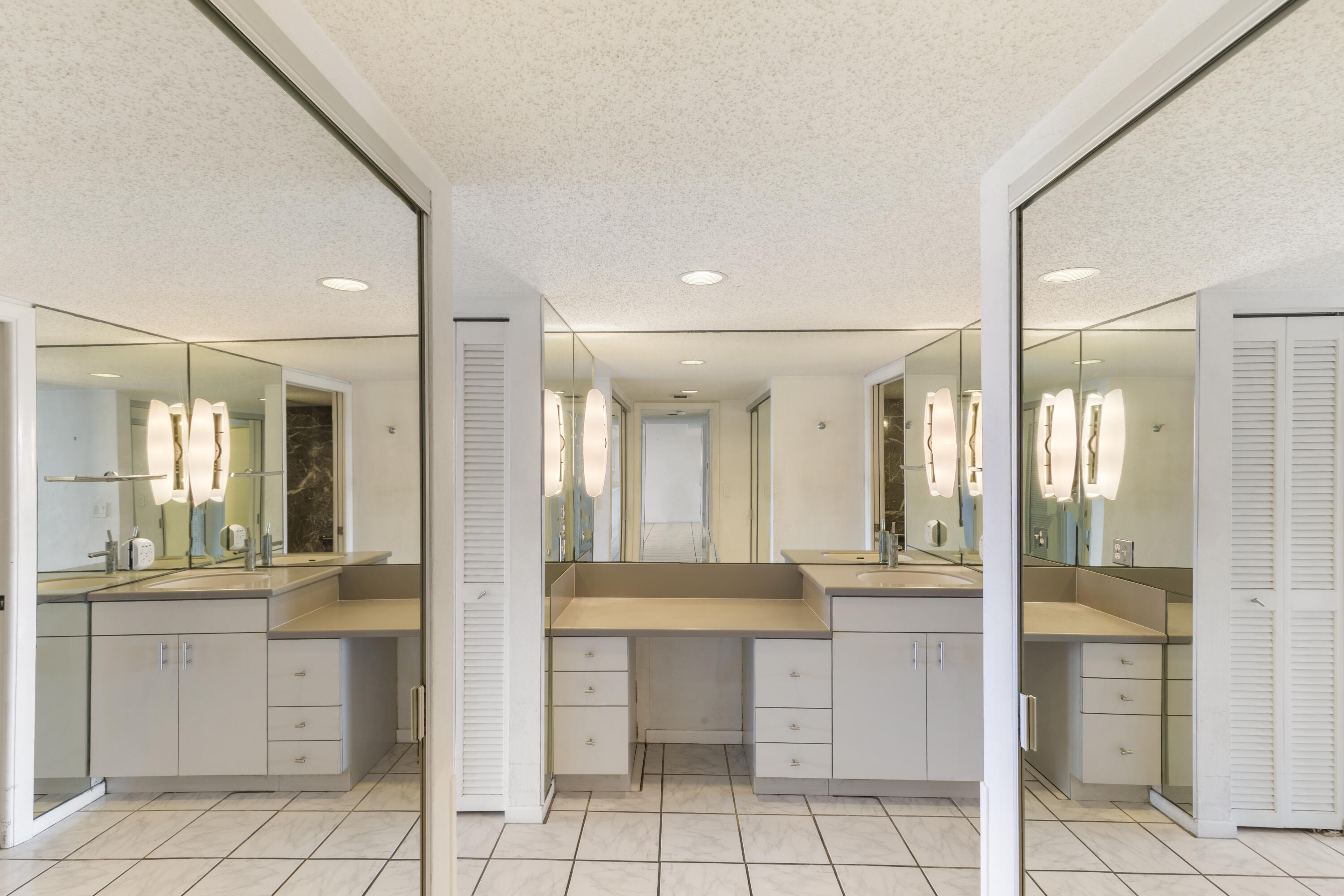 KEY WEST, Florida, 33040, United States, 2 Bedrooms Bedrooms, ,2 BathroomsBathrooms,Residential,For Sale,1821203
