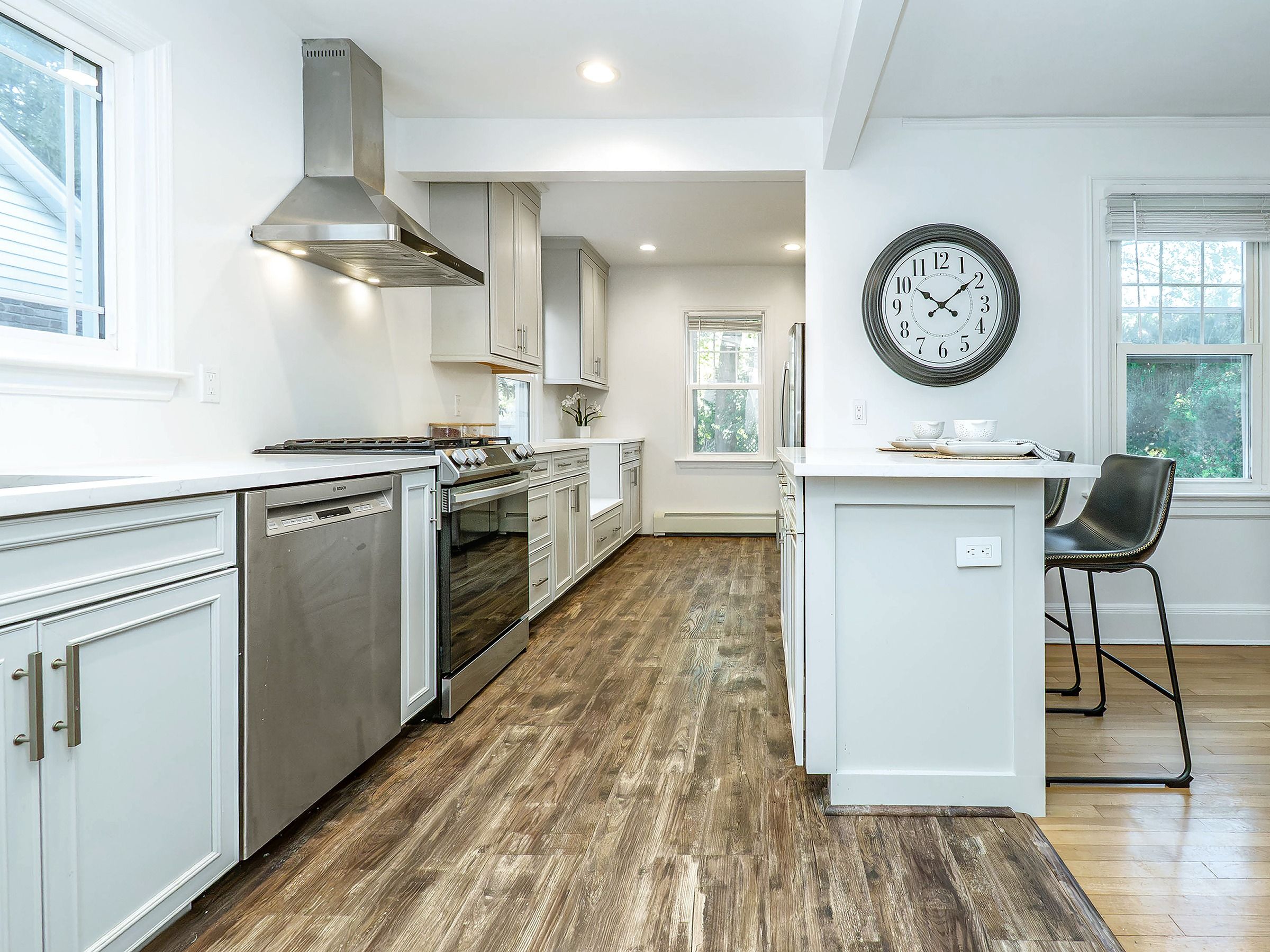  74 Irma Avenue, Port Washington, NY, 11050 - 物件實景