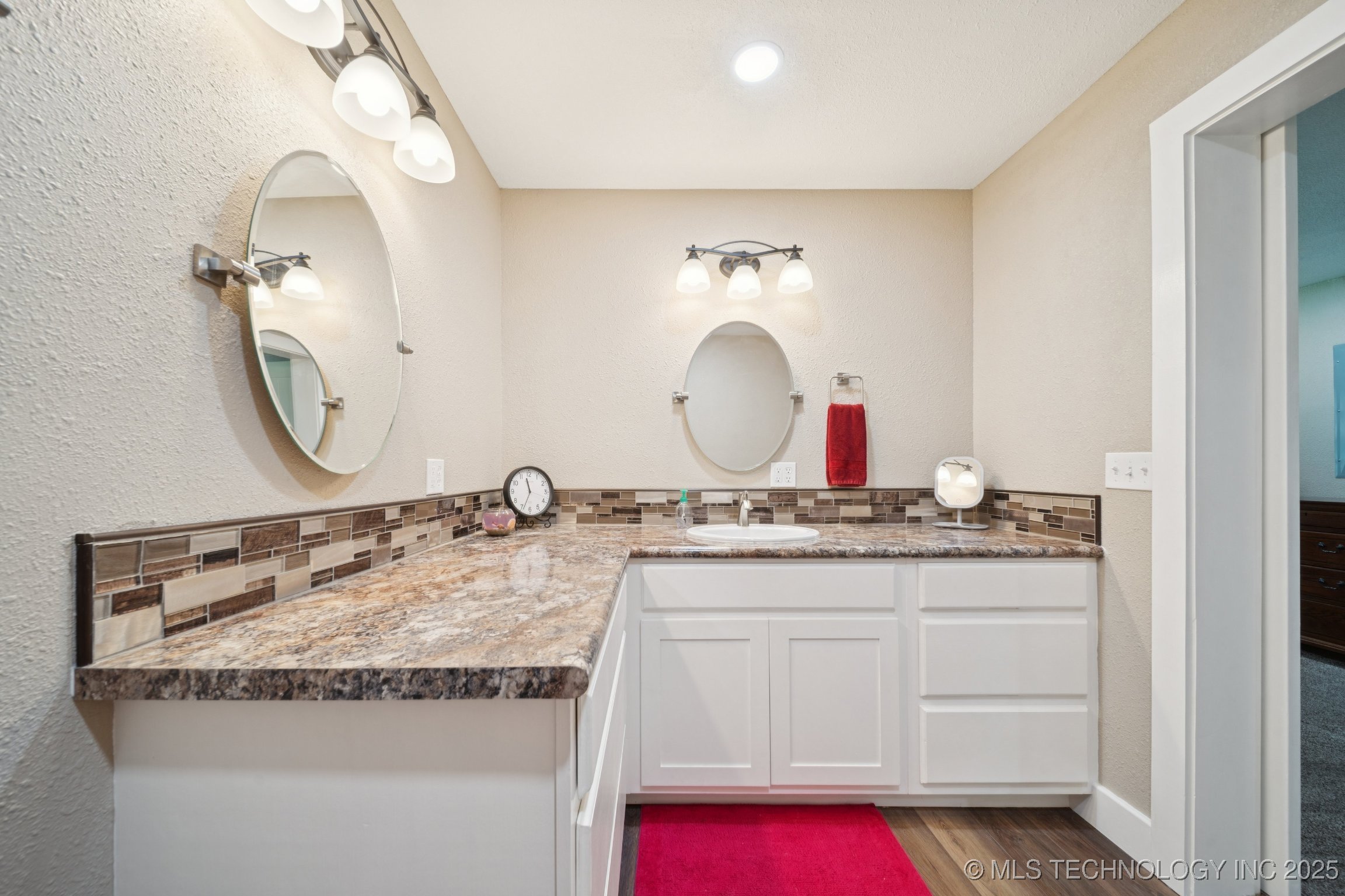 Henryetta, Oklahoma, 74437, United States, 4 Bedrooms Bedrooms, ,4 BathroomsBathrooms,Residential,For Sale,1939303