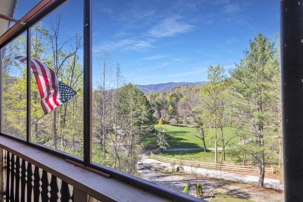 Hayesville, North Carolina, 28904, United States, 3 Bedrooms Bedrooms, ,3 BathroomsBathrooms,Residential,For Sale,1834730