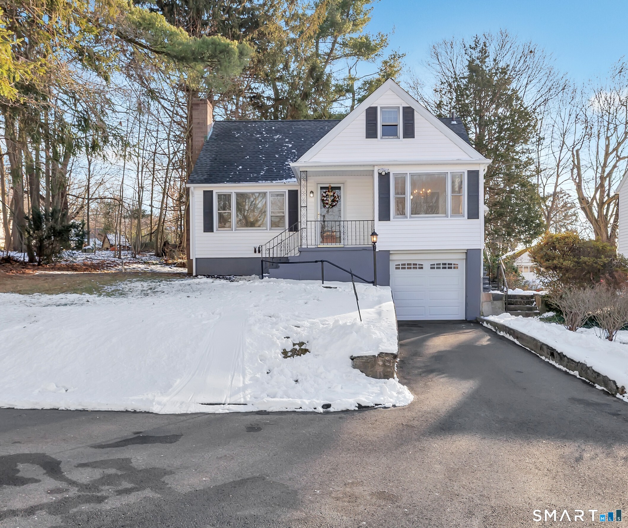 Sunnyridge Pkwy, Trumbull, CT 06611