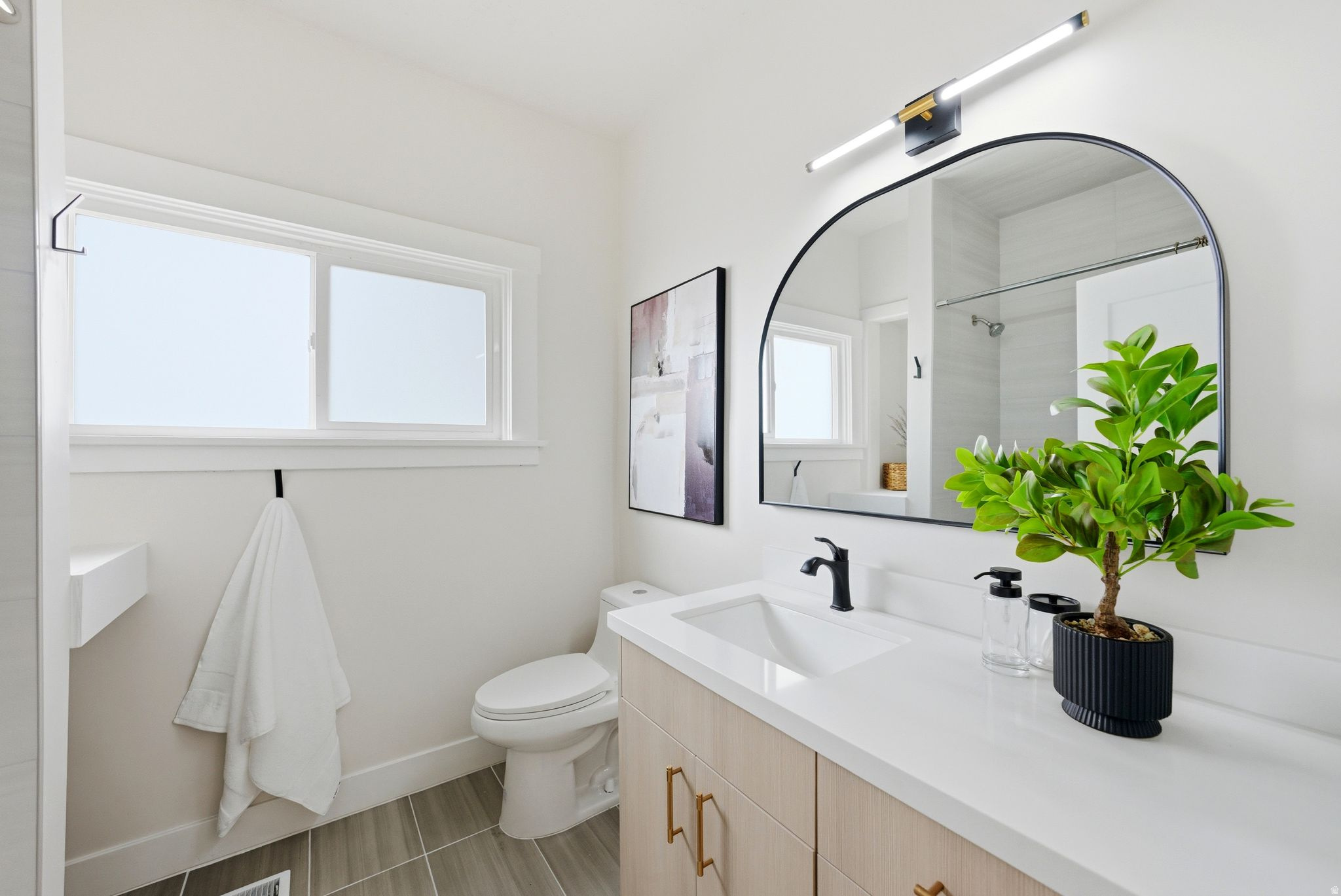 Salt Lake City, Utah, 84105, United States, 4 Bedrooms Bedrooms, ,2 BathroomsBathrooms,Residential,For Sale,2001722