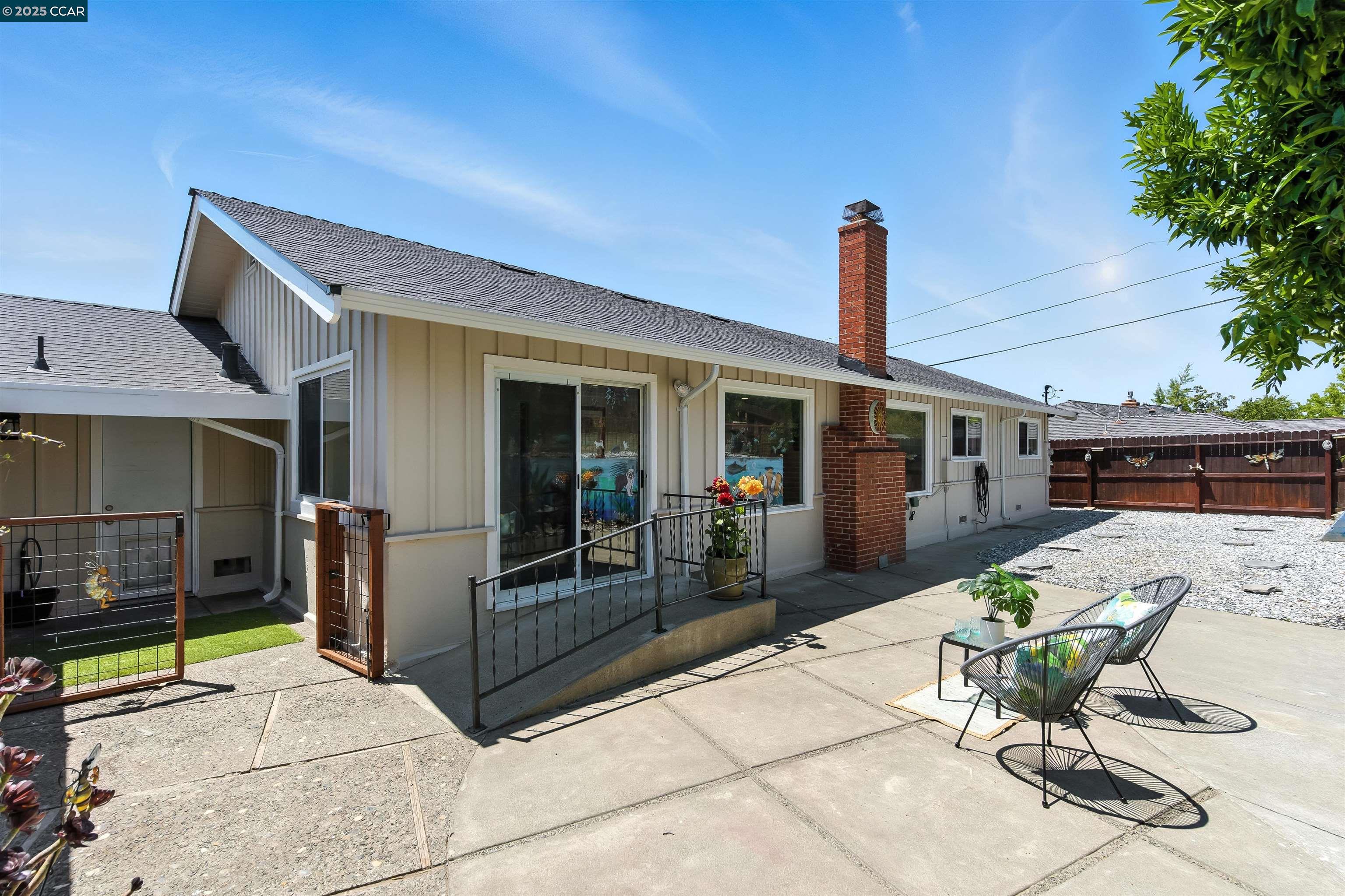 Vallejo, California, 94589, United States, 3 Bedrooms Bedrooms, ,2 BathroomsBathrooms,Residential,For Sale,1917421