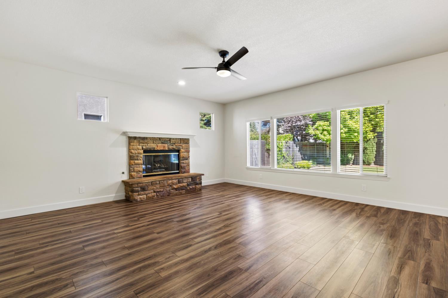 Yuba City, California, 95993, United States, 4 Bedrooms Bedrooms, ,2 BathroomsBathrooms,Residential,For Sale,1981154