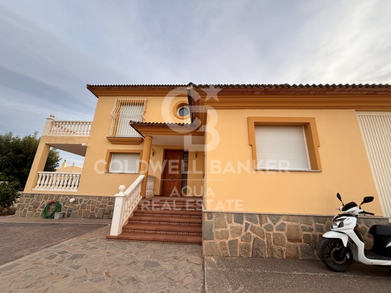 Calle Lisboa Alicante, la Nucia, El Tossal-Bello H, la Nucia, Comunidad Valenciana, 03530, ES, 7 Bedrooms Bedrooms, ,4 BathroomsBathrooms,Residential,For Sale,Calle Lisboa Alicante, la Nucia, El Tossal-Bello H,1682591