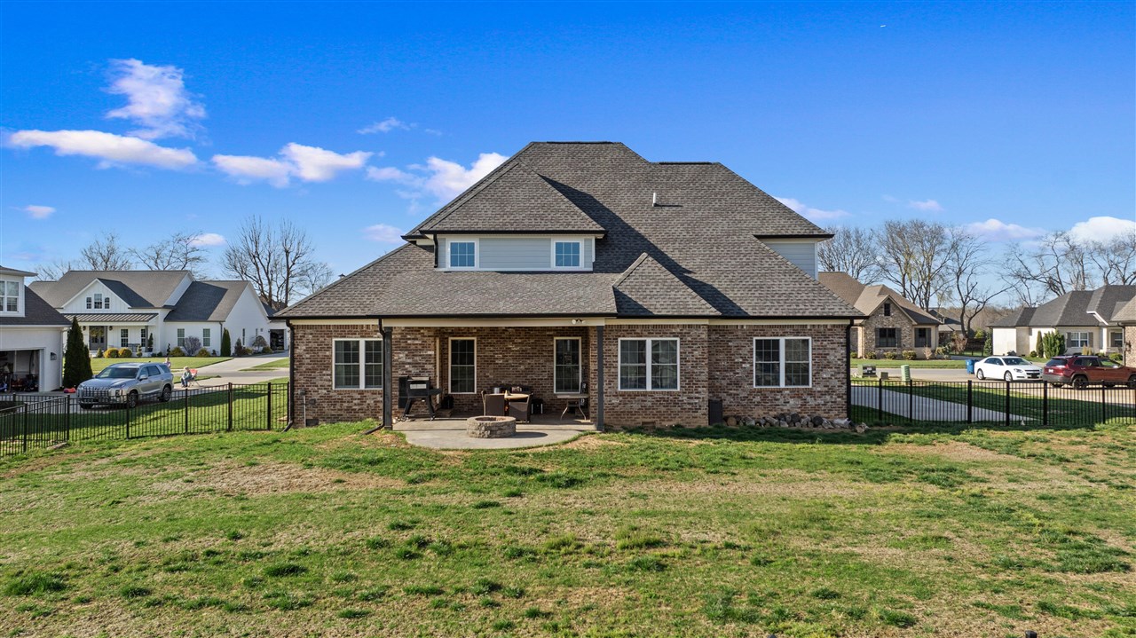 Alvaton, Kentucky, 42122, United States, 5 Bedrooms Bedrooms, ,4 BathroomsBathrooms,Residential,For Sale,1939177