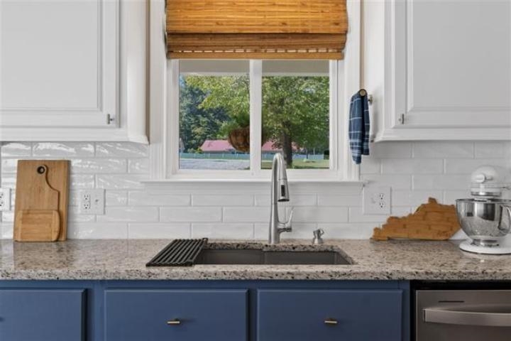 Fountain Run, Kentucky, 42133, United States, 4 Bedrooms Bedrooms, ,3 BathroomsBathrooms,Residential,For Sale,1827349