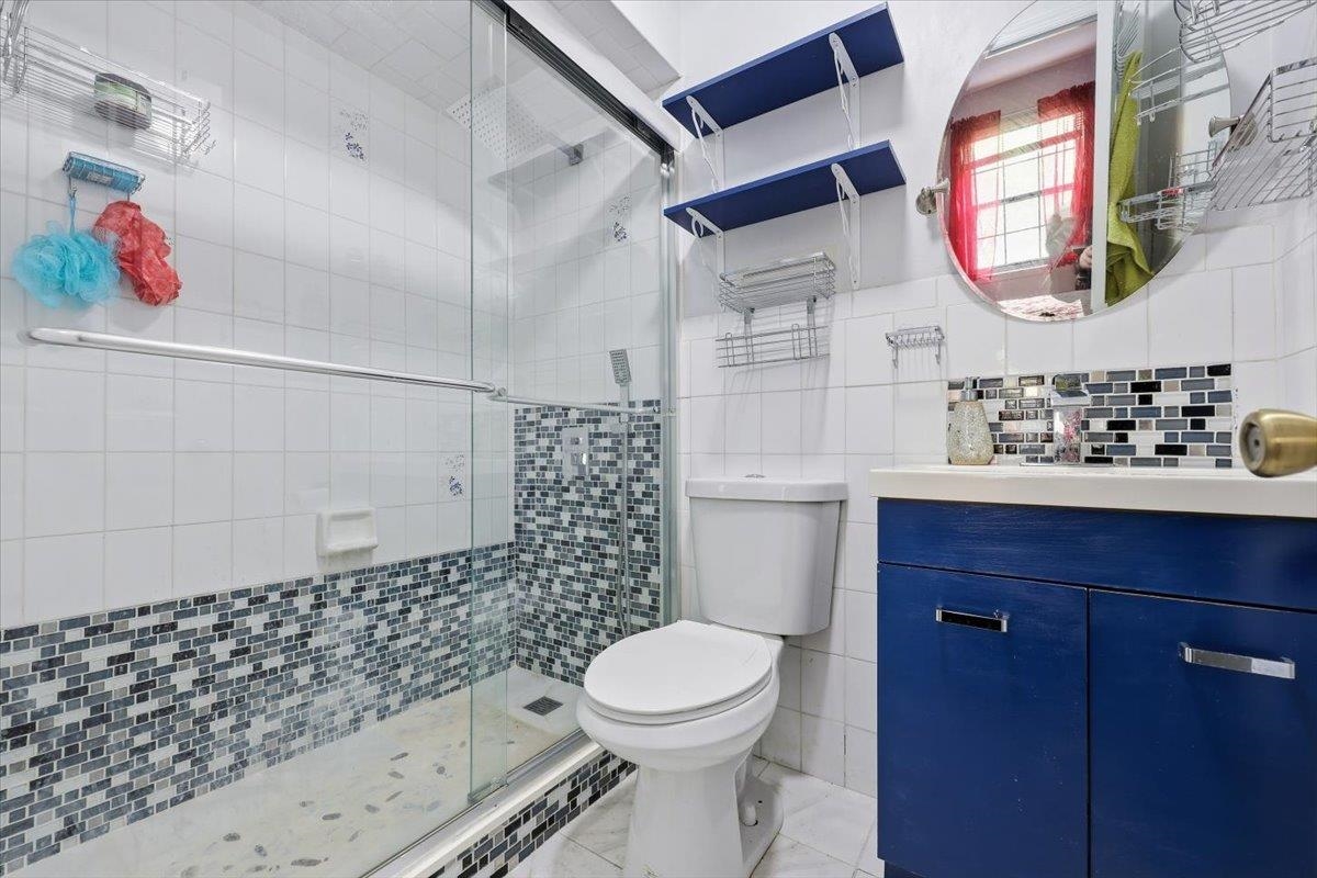 North Bergen, New Jersey, 07047, United States, 3 Bedrooms Bedrooms, ,3 BathroomsBathrooms,Residential,For Sale,1987703