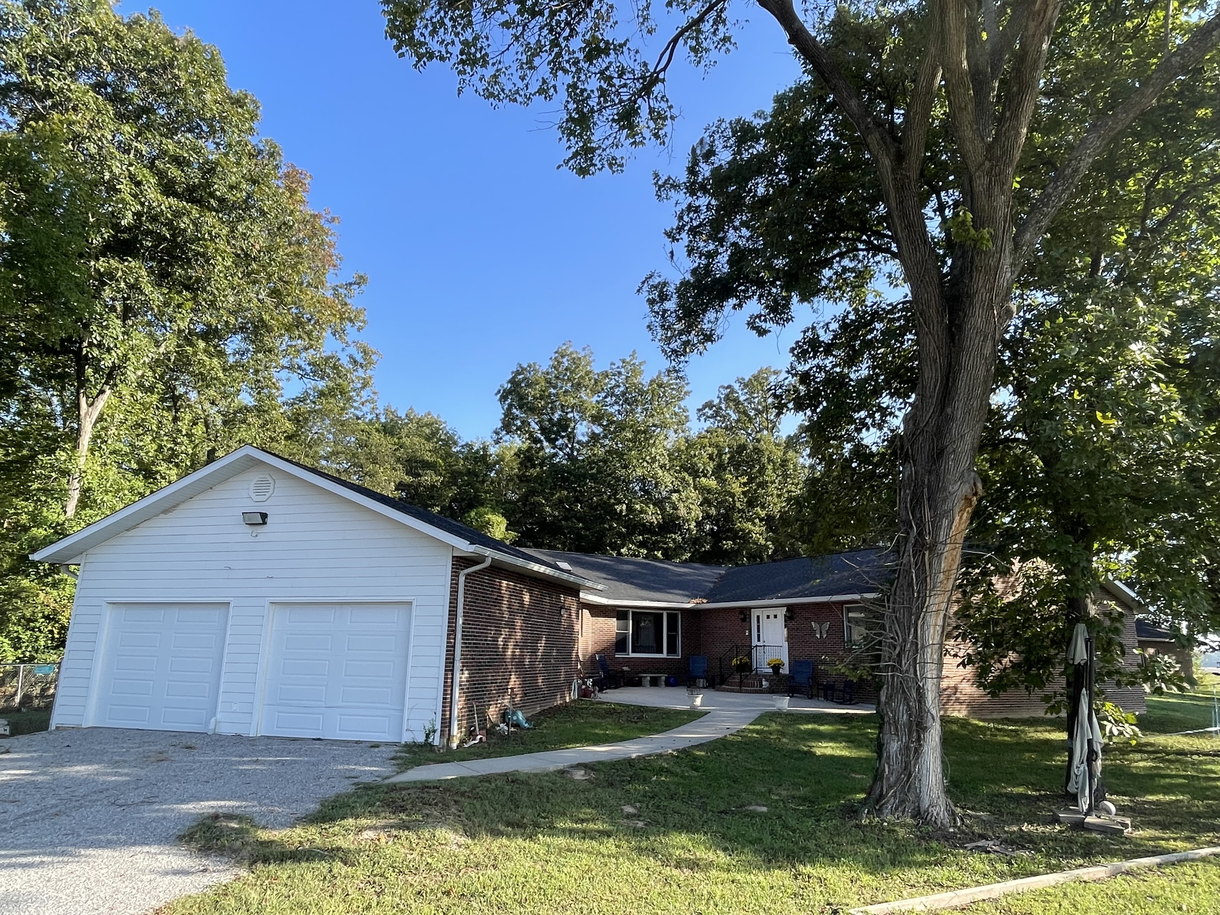 Murphysboro, Illinois, 62966, United States, 5 Bedrooms Bedrooms, ,6 BathroomsBathrooms,Residential,For Sale,1977081