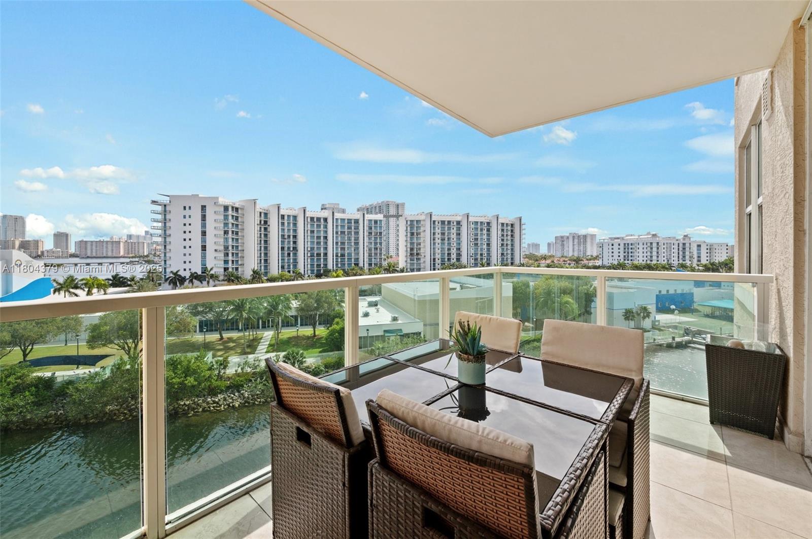 Aventura, Florida, 33180, United States, 2 Bedrooms Bedrooms, ,3 BathroomsBathrooms,Residential,For Sale,1826878