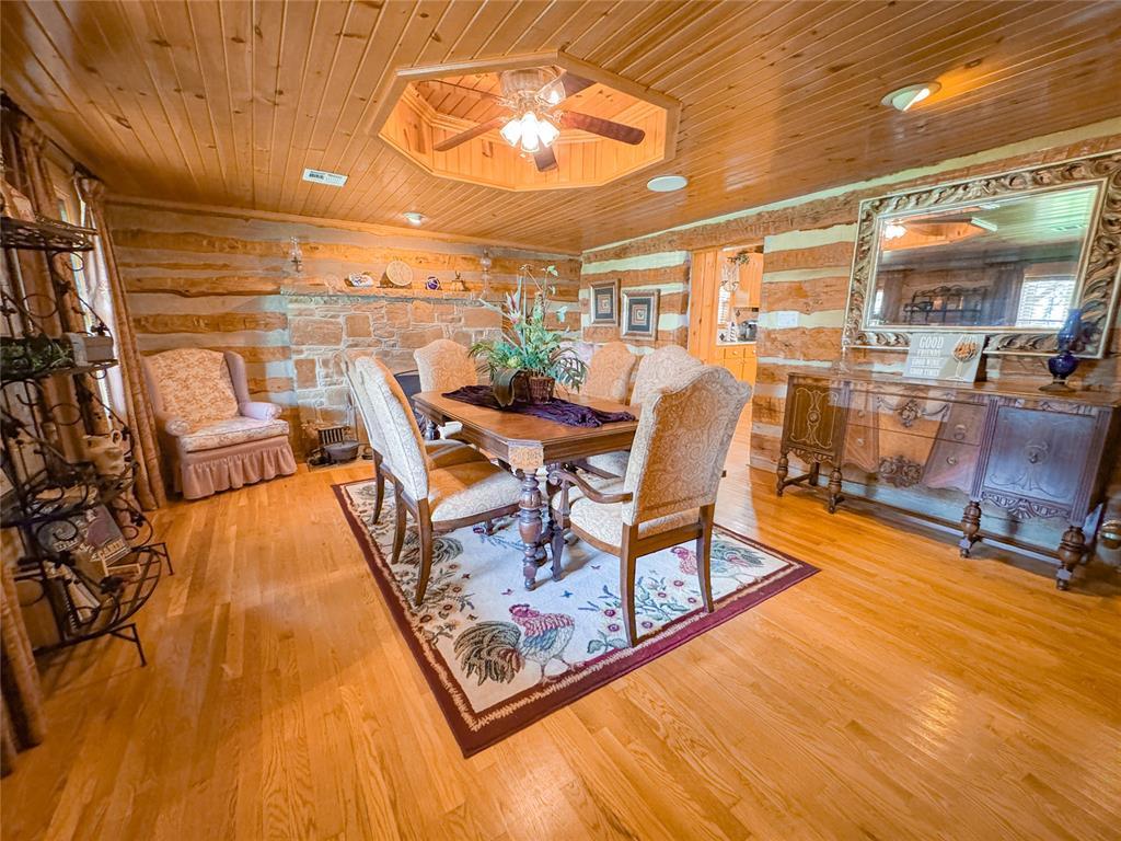 Fort Gibson, Oklahoma, 74434, United States, 2 Bedrooms Bedrooms, ,3 BathroomsBathrooms,Residential,For Sale,1982810