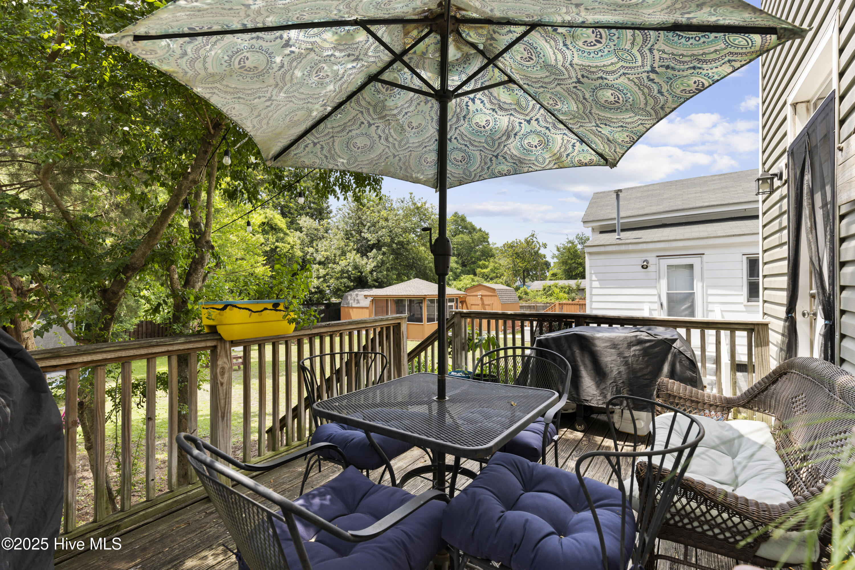Wilmington, North Carolina, 28401, United States, 4 Bedrooms Bedrooms, ,3 BathroomsBathrooms,Residential,For Sale,1882857