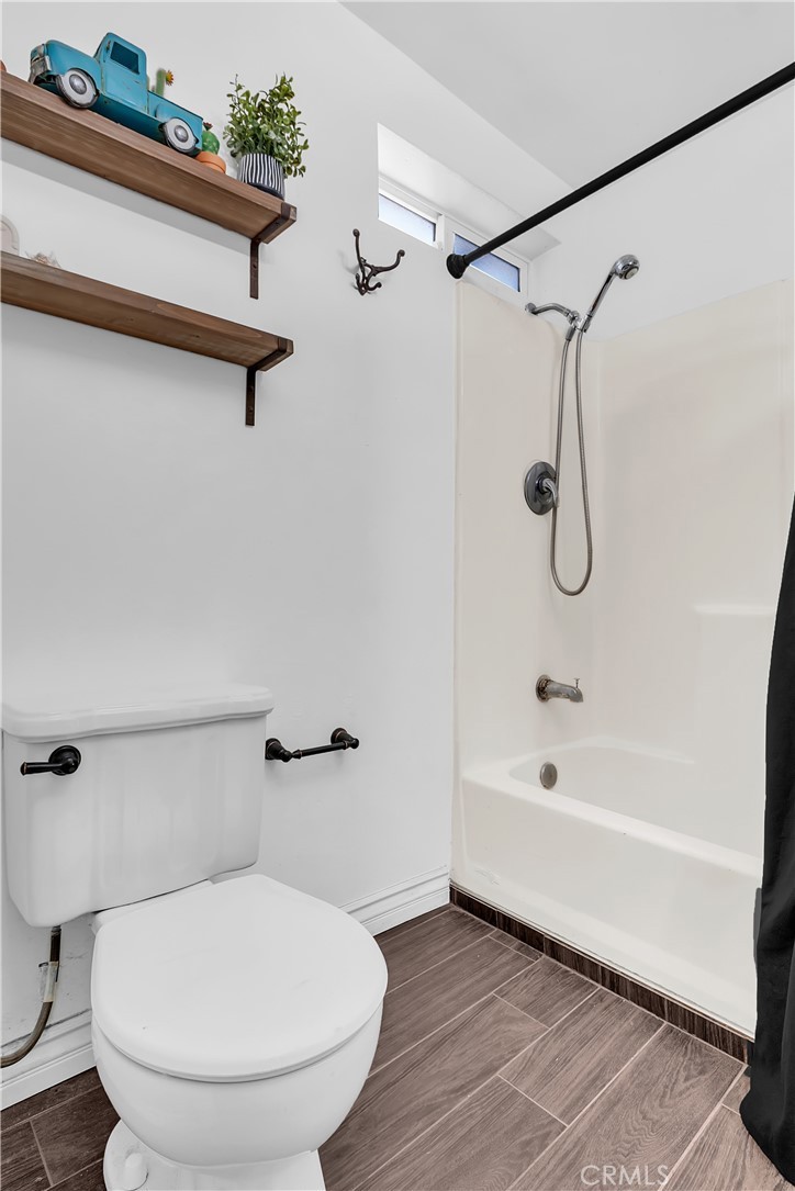 Pomona, California, 91767, United States, 2 Bedrooms Bedrooms, ,2 BathroomsBathrooms,Residential,For Sale,1927758