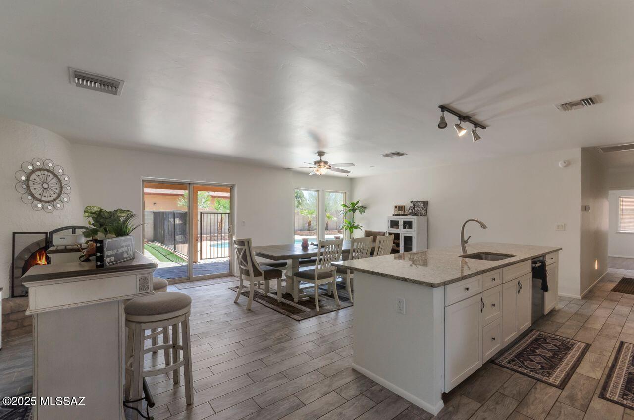 Tucson, Arizona, 85715, United States, 4 Bedrooms Bedrooms, ,2 BathroomsBathrooms,Residential,For Sale,1955495