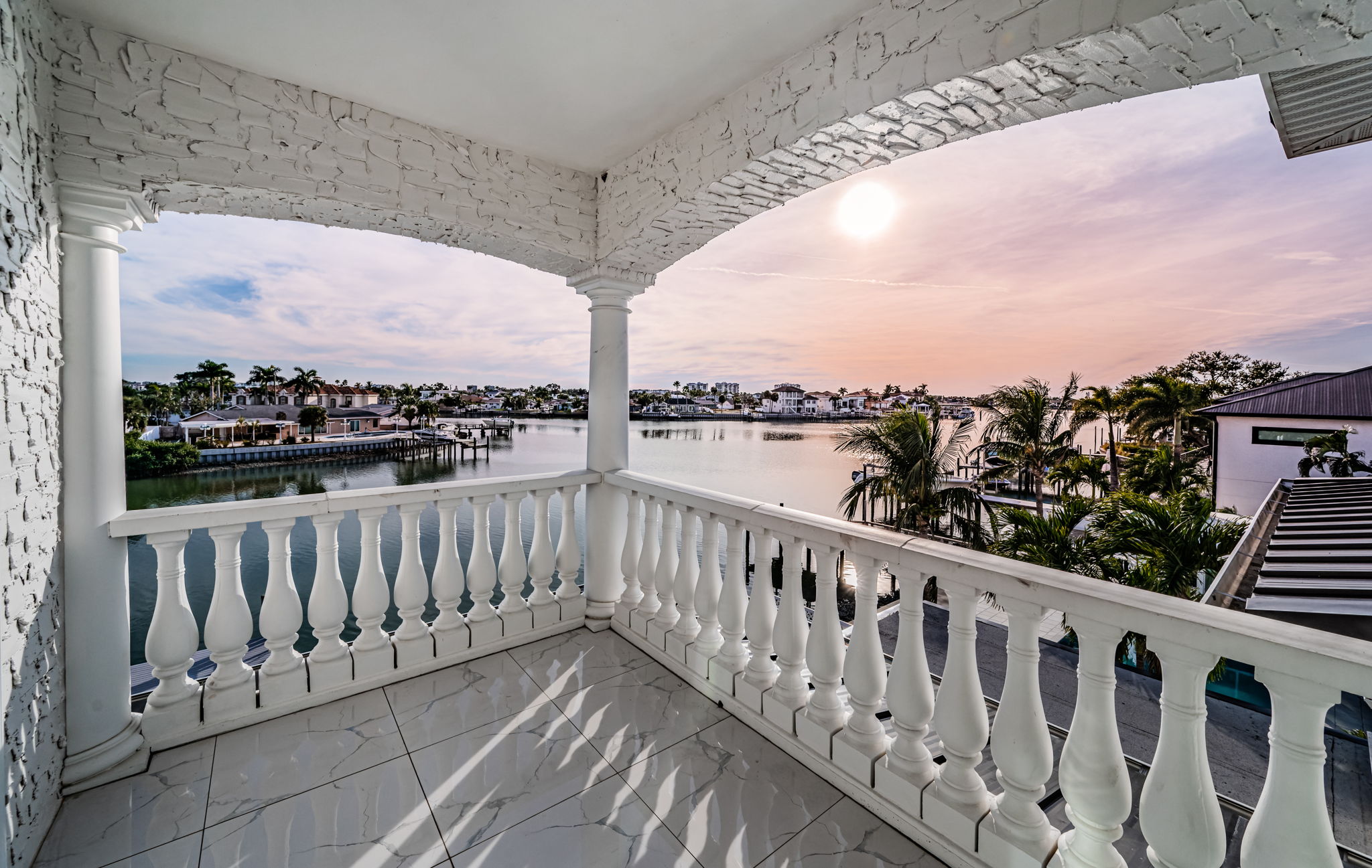 St Petersburg, Florida, 33707, United States, 4 Bedrooms Bedrooms, ,3 BathroomsBathrooms,Residential,For Sale,1992370