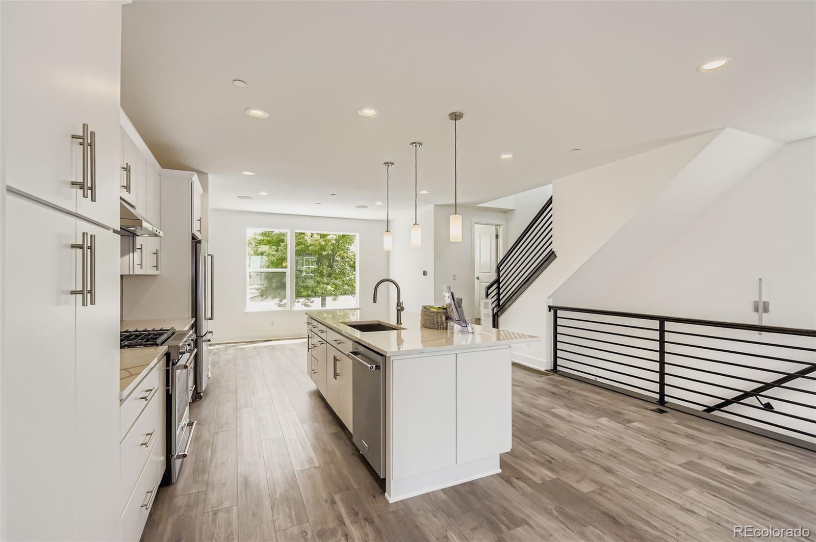 Centennial, Colorado, 80112, United States, ,Residential,For Sale,1898403