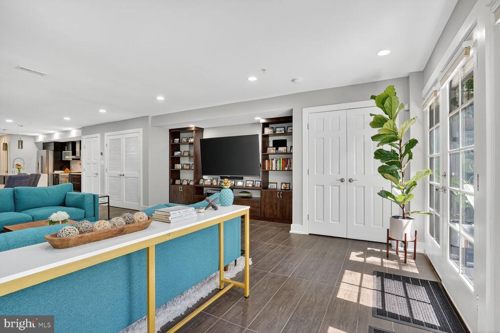 Washington, District of Columbia, 20010, United States, 2 Bedrooms Bedrooms, ,2 BathroomsBathrooms,Residential,For Sale,1975364