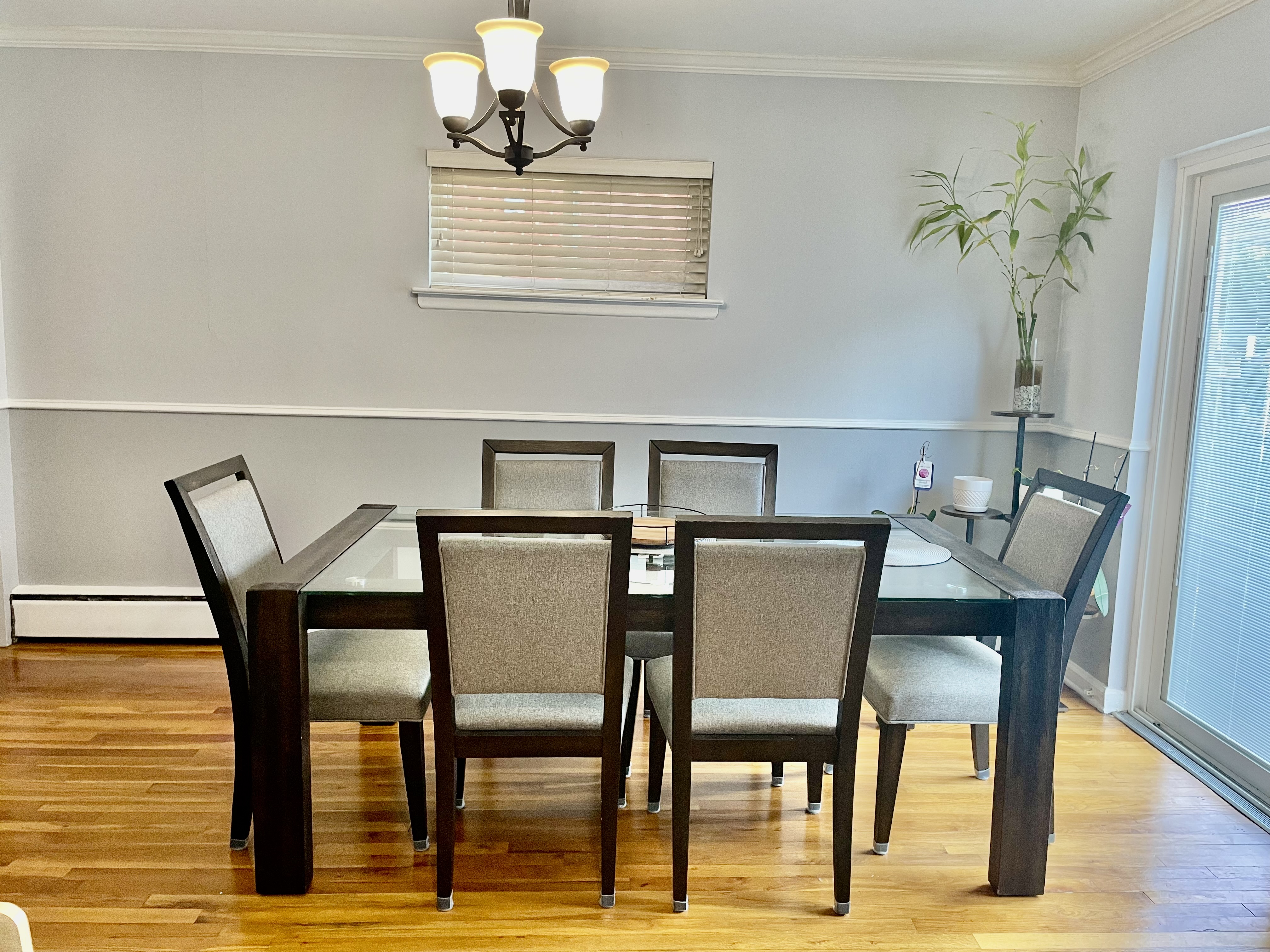 Bronx, New York, 10469, United States, 4 Bedrooms Bedrooms, ,2 BathroomsBathrooms,Residential,For Sale,1927871