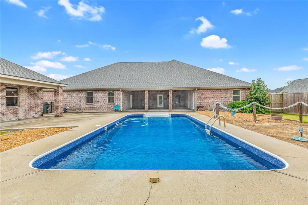 Lake Charles, Louisiana, 70611, United States, 5 Bedrooms Bedrooms, ,5 BathroomsBathrooms,Residential,For Sale,1944572