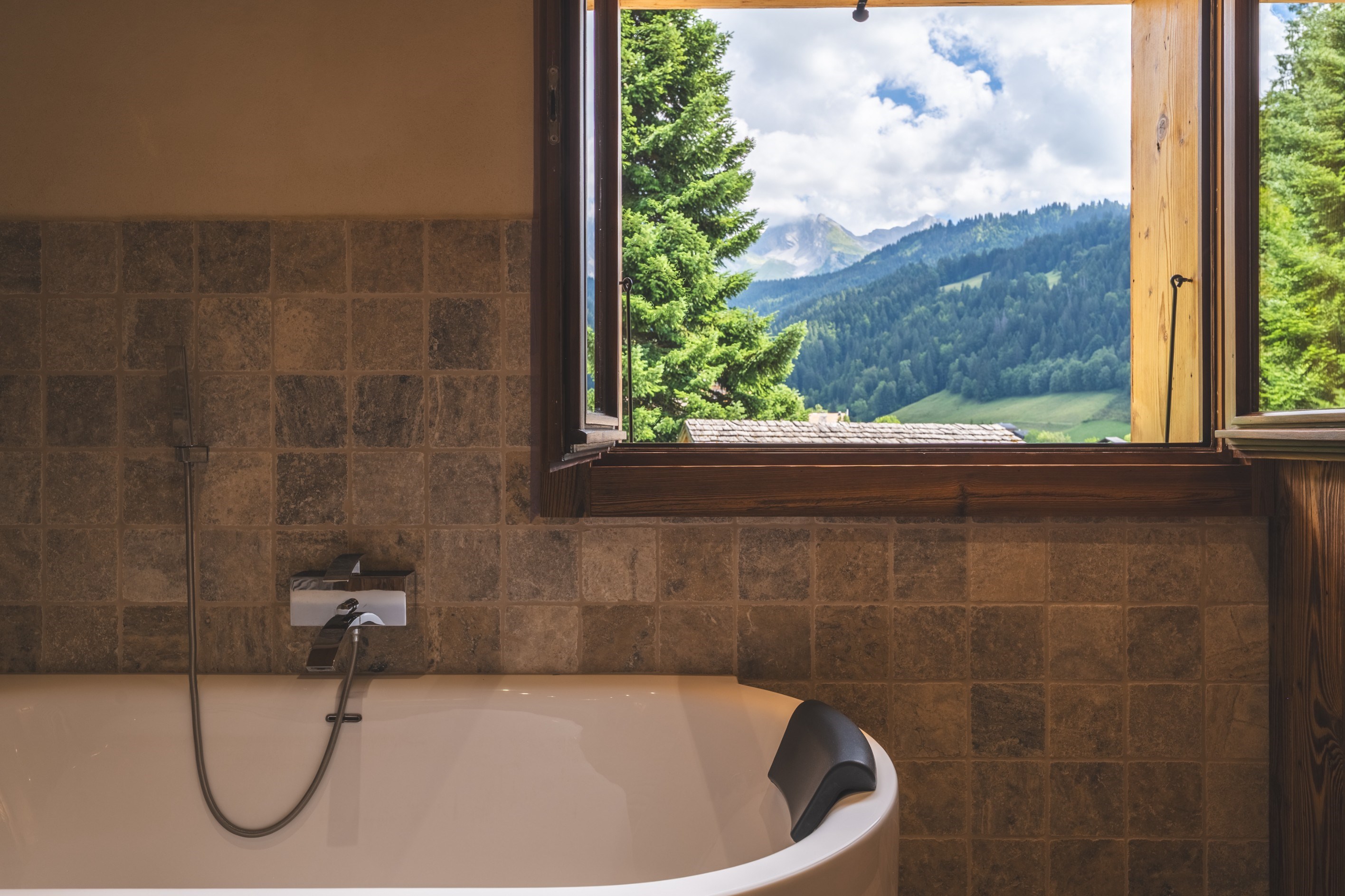  EXCEPTIONAL CHALET – NEAR THE SKI SLOPES – VIEW OF THE ARAVIS MOUNTAIN RANGE - 物件實景