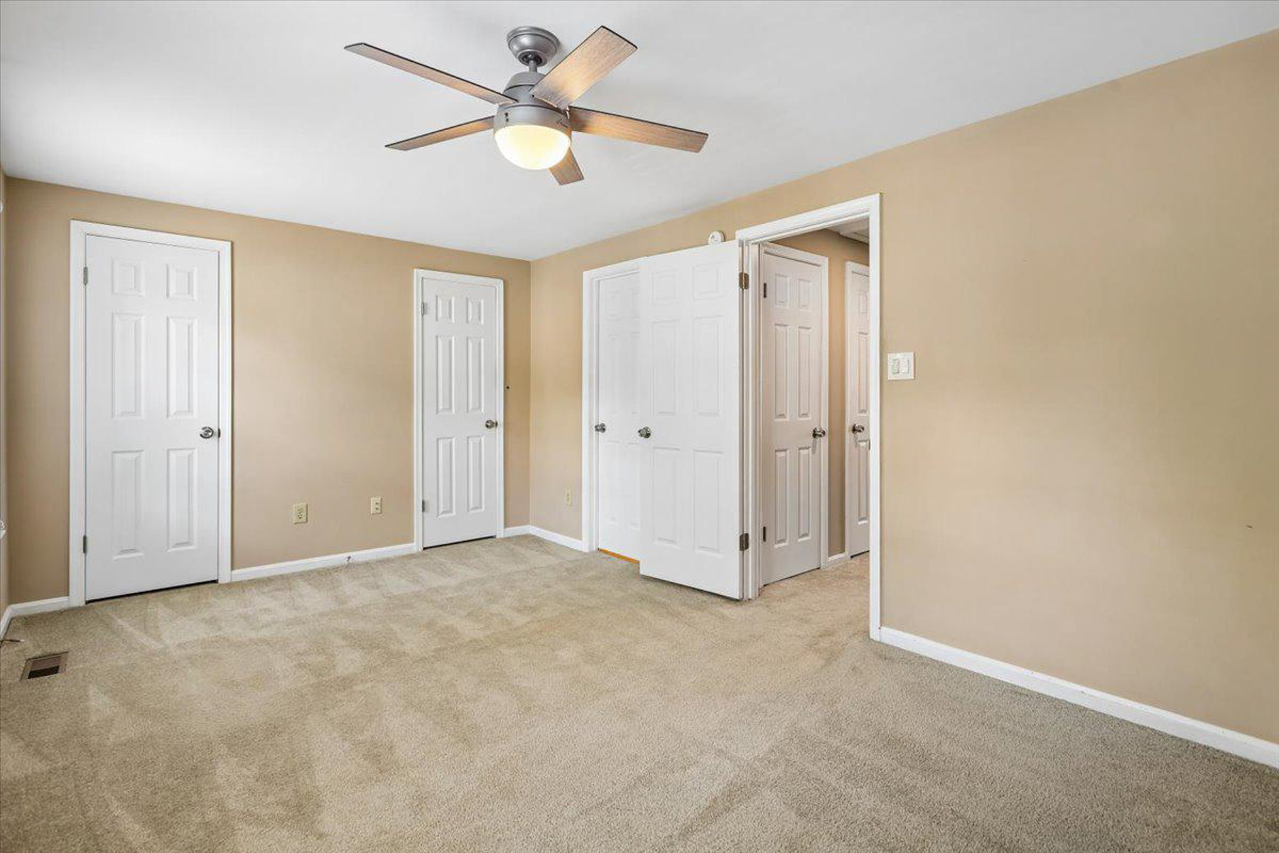  2984 Braxton Wood Court, Fairfax, VA, 22031 - 物件實景