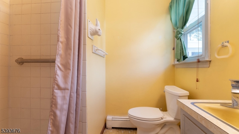 Kingwood Twp., New Jersey, 08867, United States, 3 Bedrooms Bedrooms, ,2 BathroomsBathrooms,Residential,For Sale,1988305