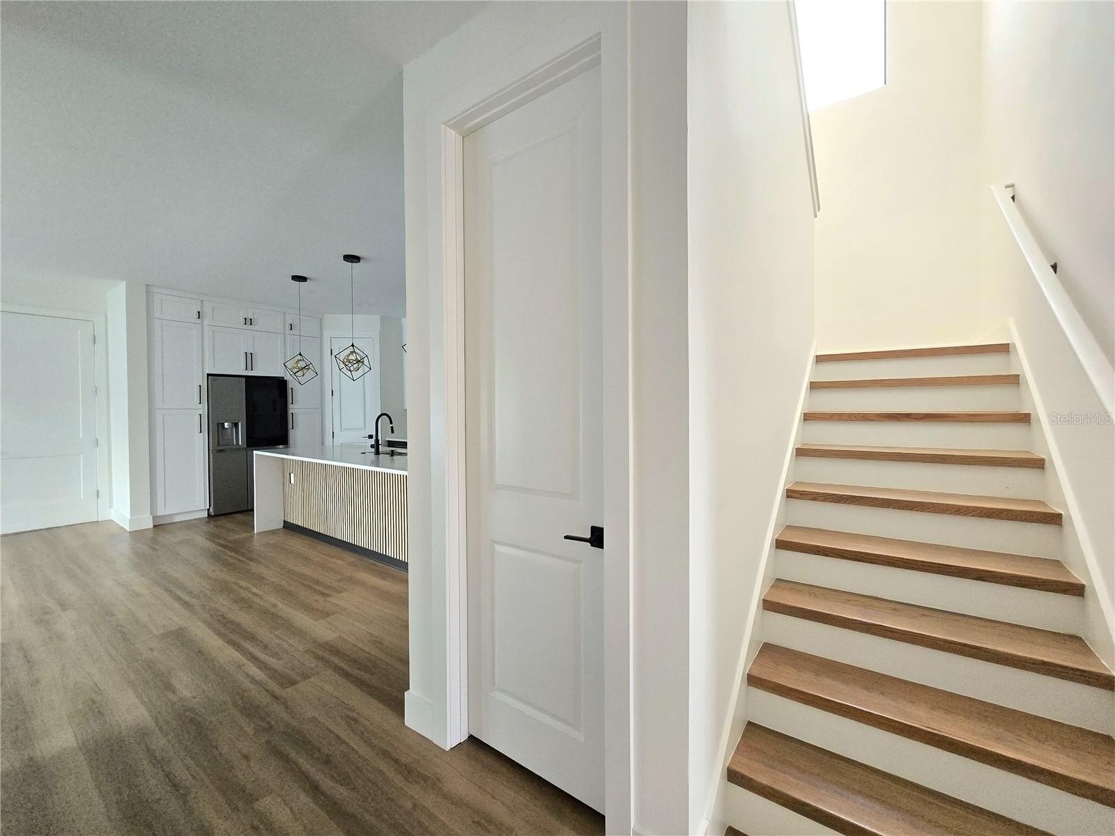 TAMPA, Florida, 33607, United States, 5 Bedrooms Bedrooms, ,3 BathroomsBathrooms,Residential,For Sale,1976051