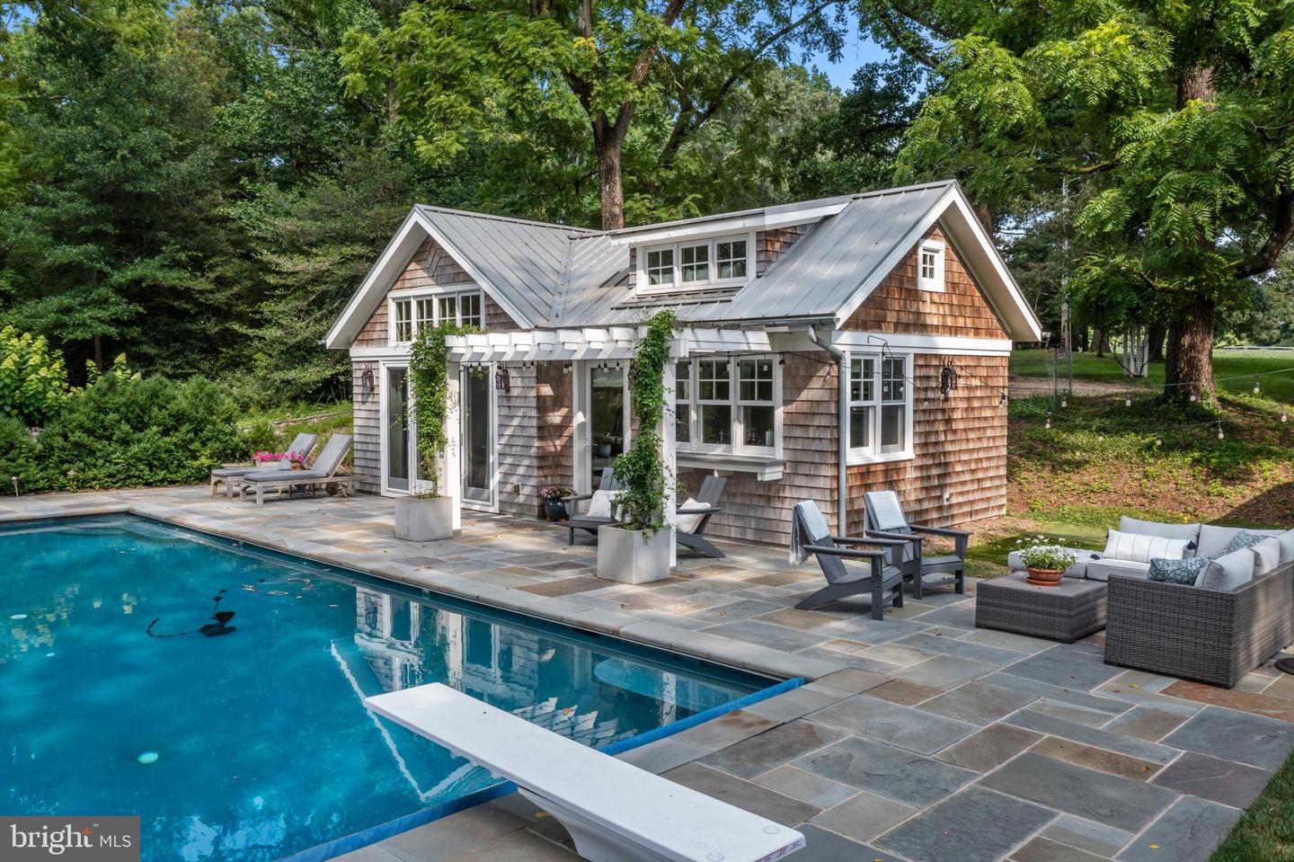 Annapolis, Maryland, 21403, United States, 5 Bedrooms Bedrooms, ,4 BathroomsBathrooms,Residential,For Sale,1895368