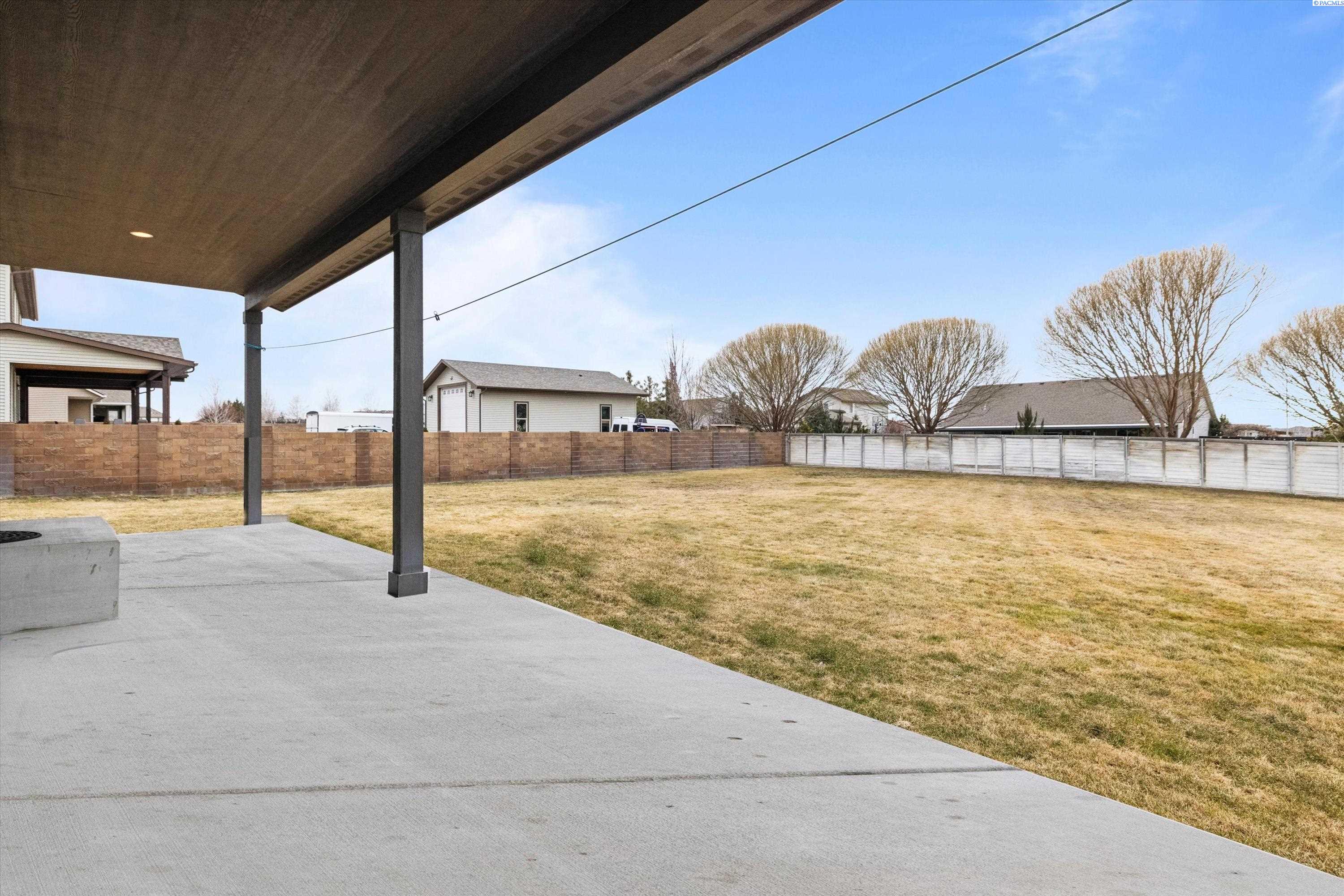 Pasco, Washington, 99301, United States, 6 Bedrooms Bedrooms, ,3 BathroomsBathrooms,Residential,For Sale,1705184