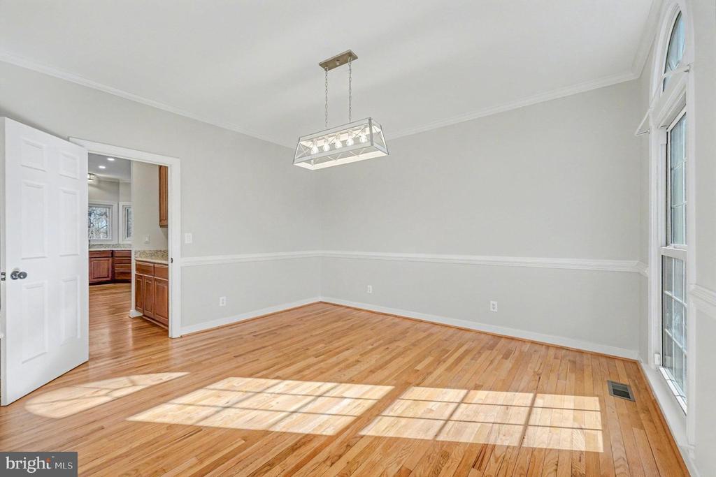 Fredericksburg, Virginia, 22407, United States, 4 Bedrooms Bedrooms, ,3 BathroomsBathrooms,Residential,For Sale,1991139