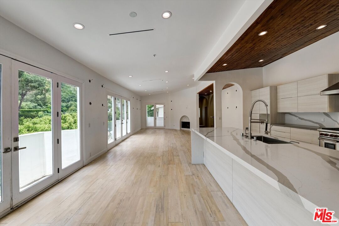 Beverly Hills, California, 90210, United States, 8 Bedrooms Bedrooms, ,3 BathroomsBathrooms,Residential,For Sale,1916732