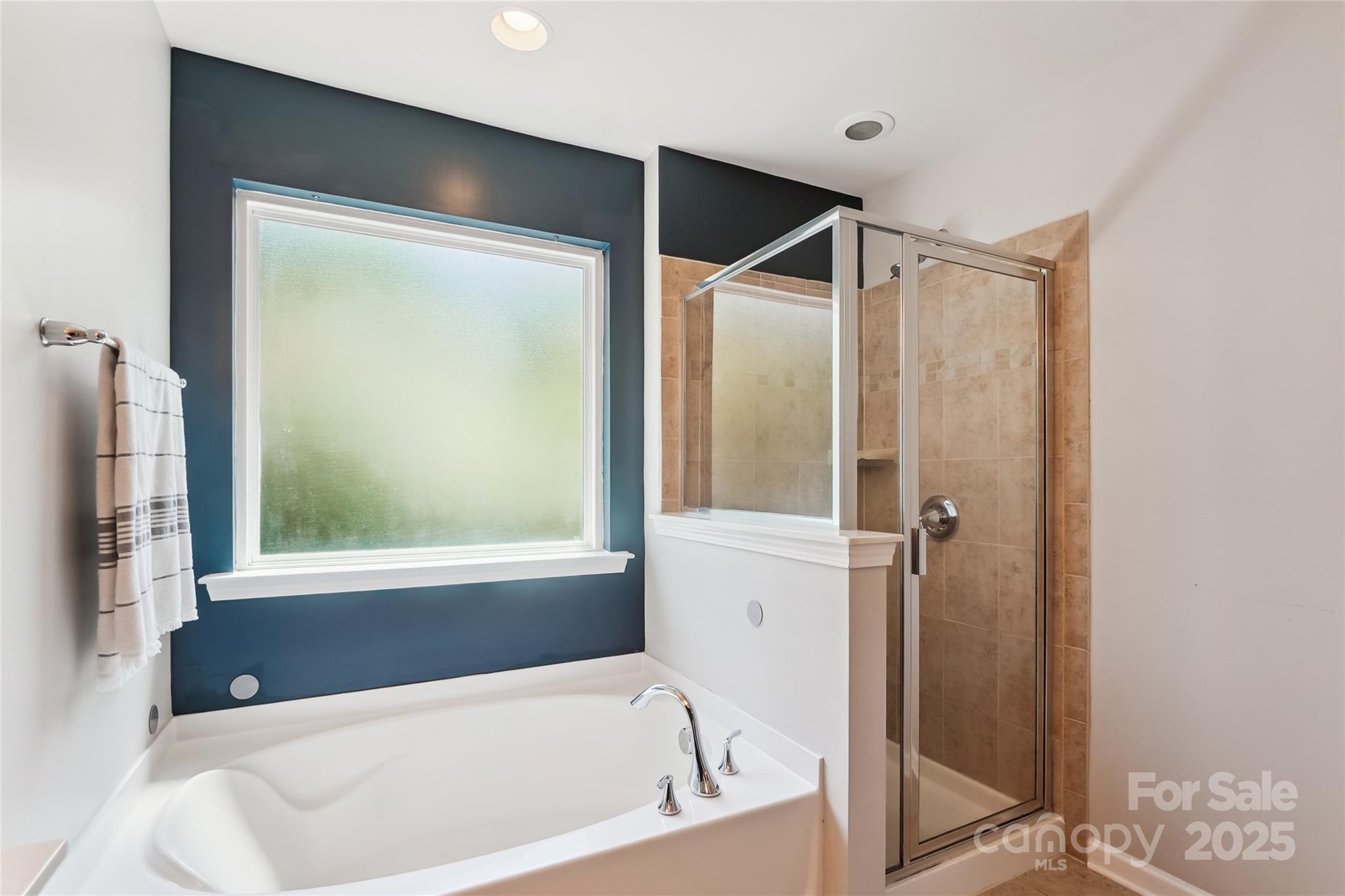 Lancaster, South Carolina, 29720, United States, 5 Bedrooms Bedrooms, ,4 BathroomsBathrooms,Residential,For Sale,1885267